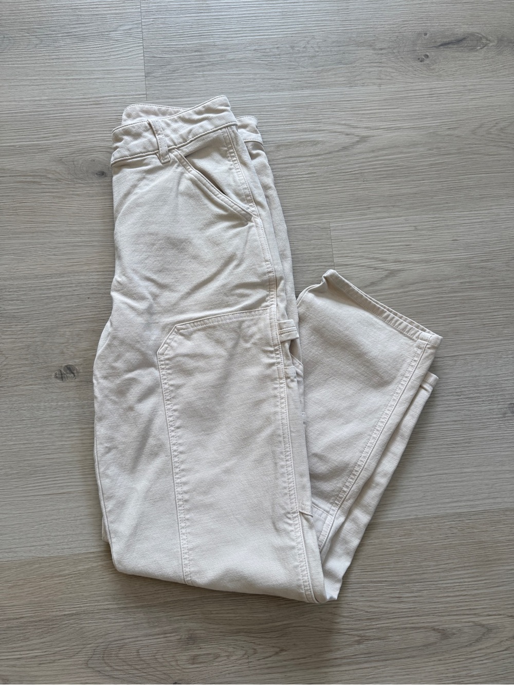 Aritzia Straight-Leg Cargo Carpenter Utility Pants in Cream Minimalist Casual